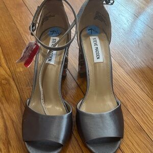 Steve Madden Women's Metallic Gray Heels